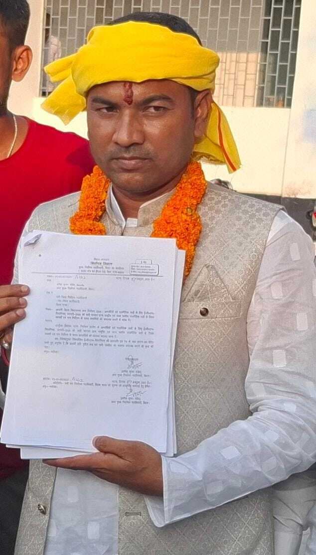 जनसुराज से बबलू सोरेन ने नामांकन पत्र भरा