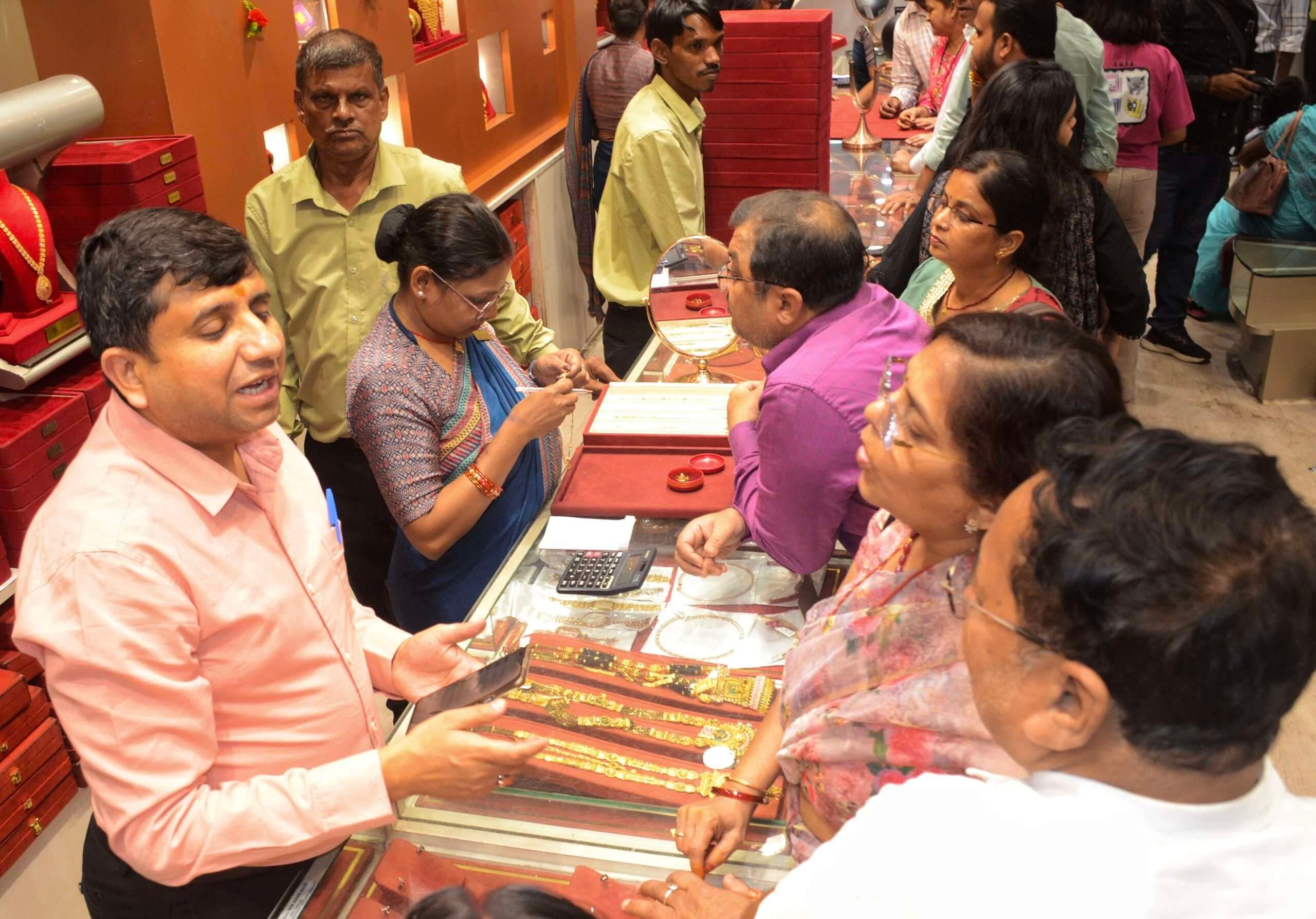 Dhanbad News: खूब बरसा धन, धनबाद में 510 करोड़ रुपये का कारोबार