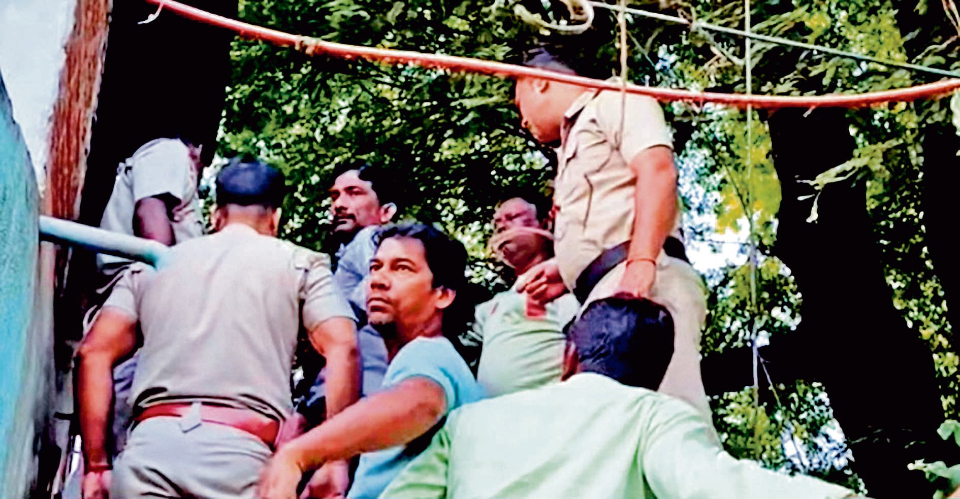 बीरभूम में दो व्यक्ति का शव मिलने से इलाके में सनसनी, जांच में जुटी पुलिस