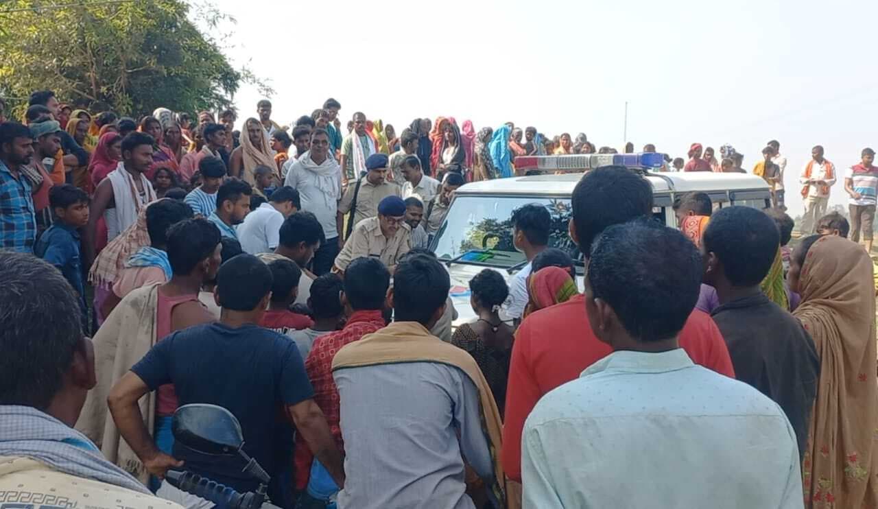 गंगा में डूबकर लापता युवक का दूसरे दिन शव मिलते ही परिजनों में मचा कोहराम