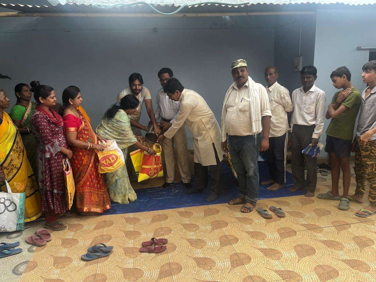 छठ की तैयारी में जुटे श्रद्धालु, सूप-दौरा की क्षेत्र में बढ़ी मांग