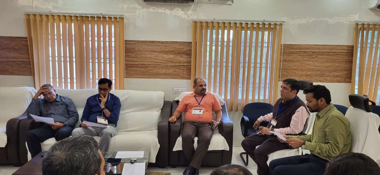 बिहार विधानसभा आम निर्वाचन 2025 को ले पोलिंग पार्टी एवं माइक्रो ऑब्जर्वर का द्वितीय रेंडमाइजेशन संपन्न