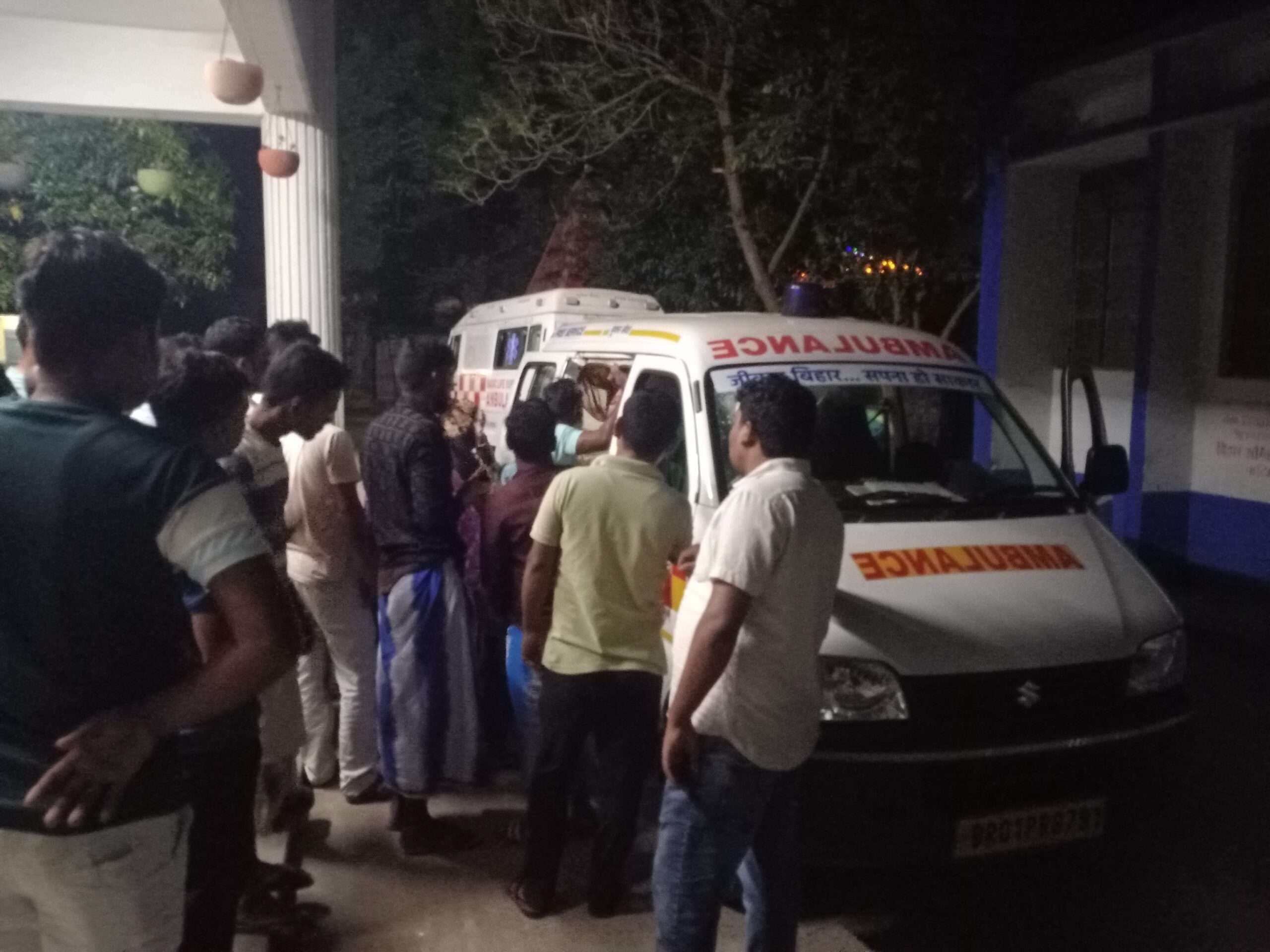 दो ऑटो की आमने-सामने की टक्कर में बच्चा सहित तीन घायल