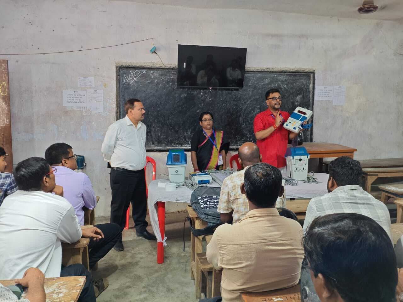 विधानसभा चुनाव को लेकर मतदान कर्मियों का द्वितीय चरण का प्रशिक्षण शुरू