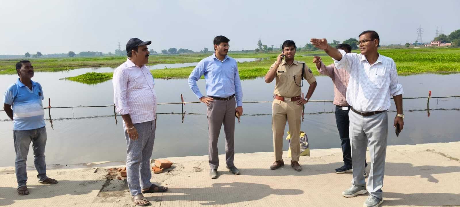 डीएम व एसपी ने छठ घाटों का किया निरीक्षण