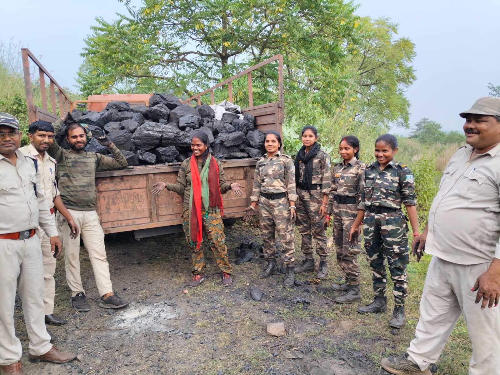 Bokaro News : कथारा में पांच टन अवैध कोयला किया बरामद