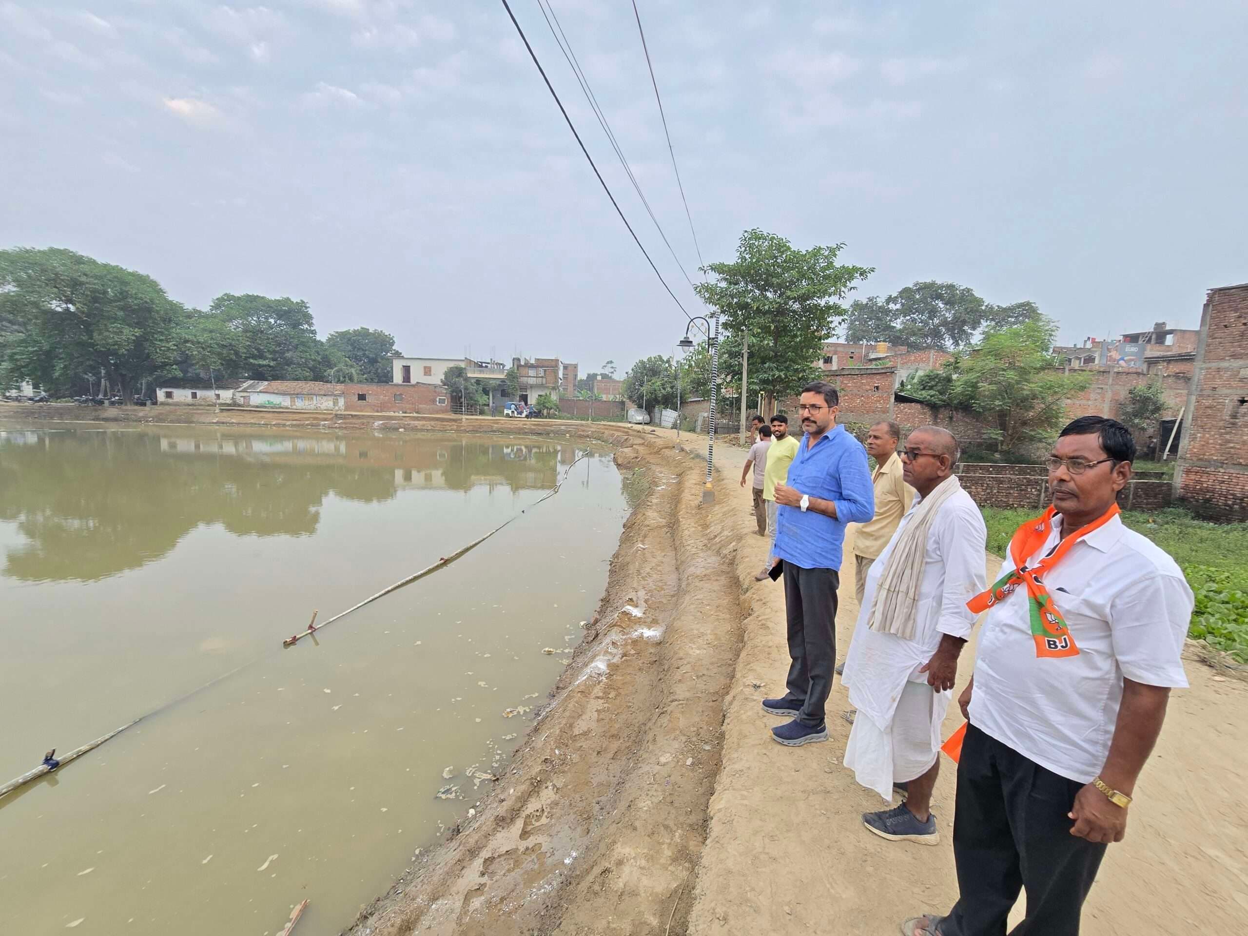 बीजेपी नेता ने विभिन्न छठ घाटों का किया निरीक्षण