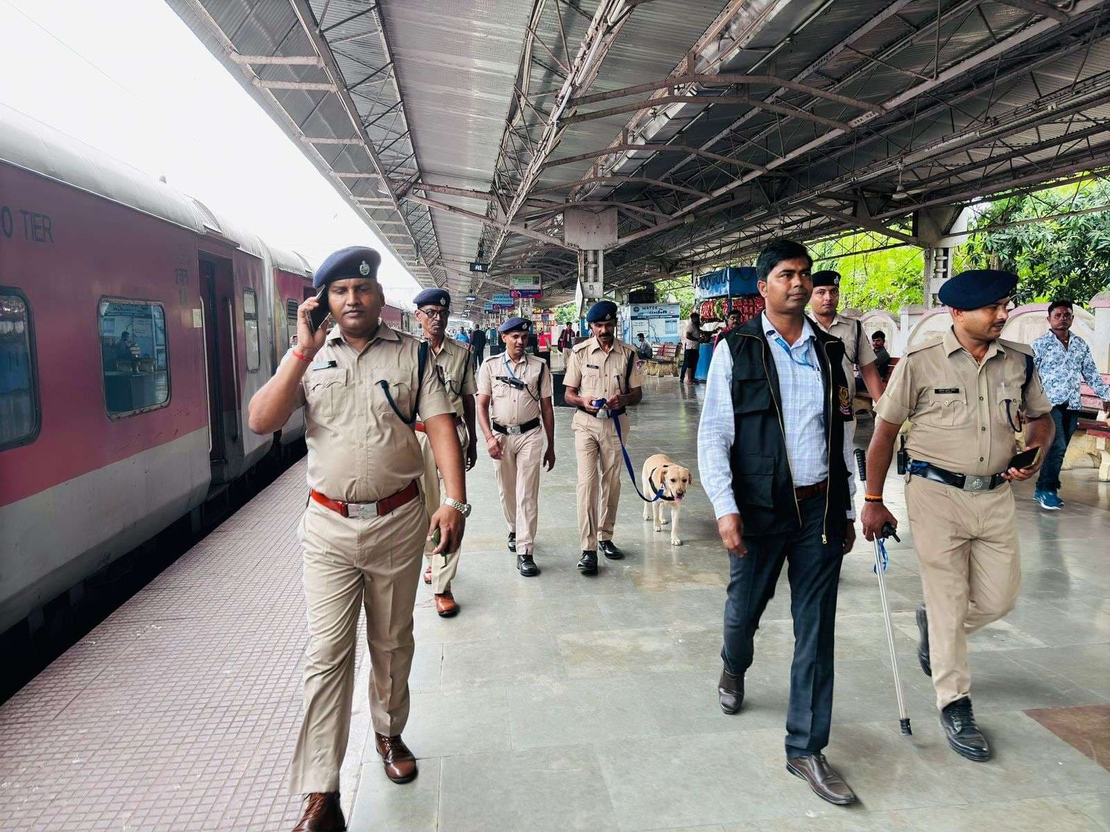 आरपीएफ ने एनसीबी पटना के साथ प्लेटफार्म व ट्रेन में चलाया चेकिंग अभियान