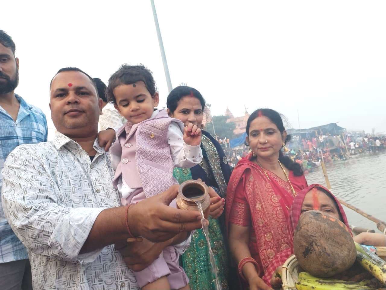 Bhagalpur news उदीयमान सूर्य को अर्घ देकर पूर्ण हुआ महापर्व छठ