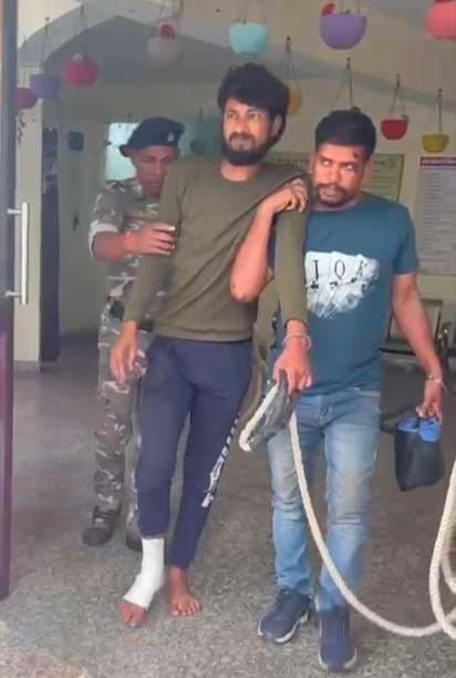 Dhanbad News: ज्वेलरी दुकान में डाका डालने आये बिहार के दो अपराधी हथियार के साथ गिरफ्तार