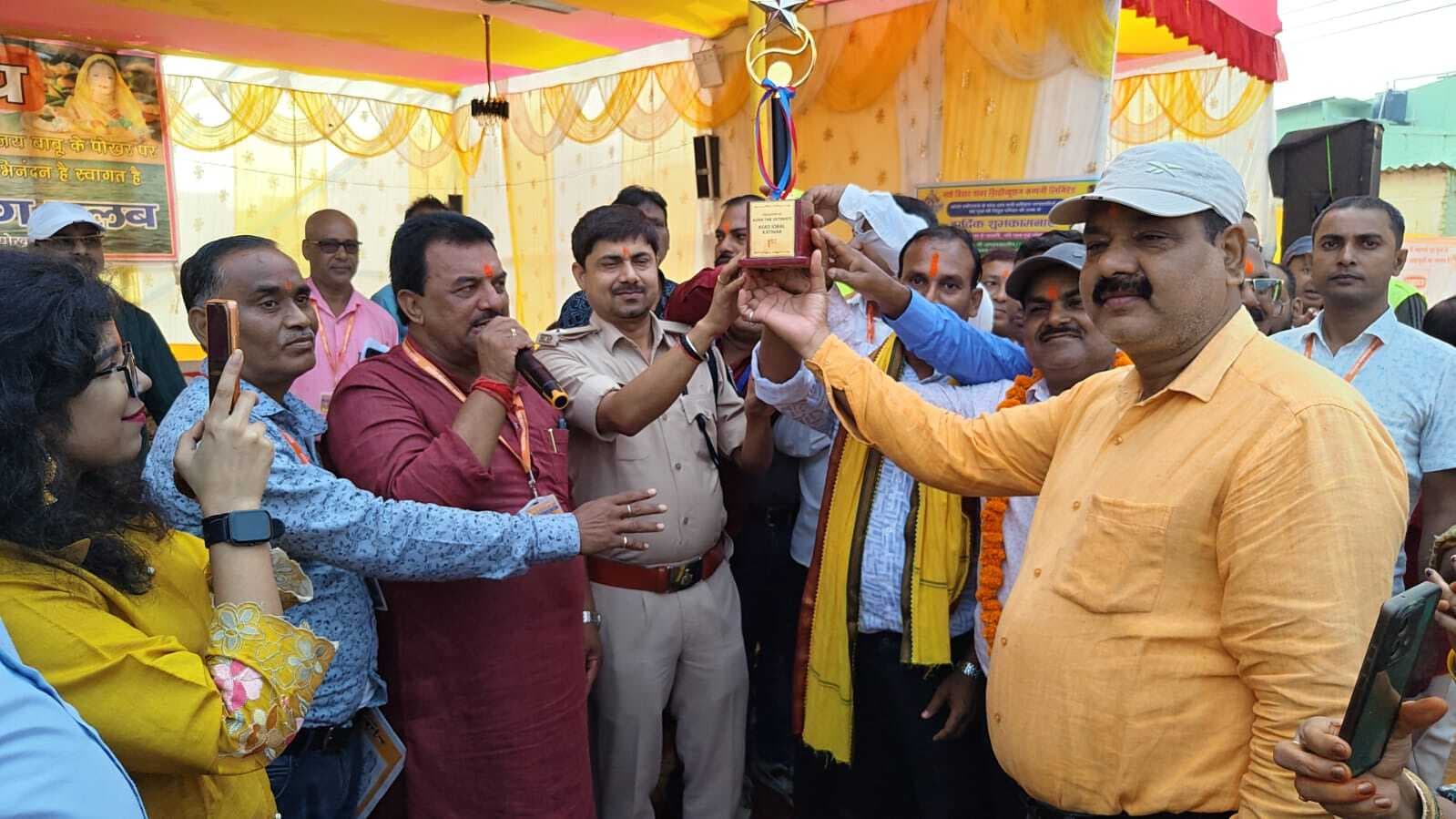 विजय बाबू पोखर बेहतर सजावट के लिए सम्मानित