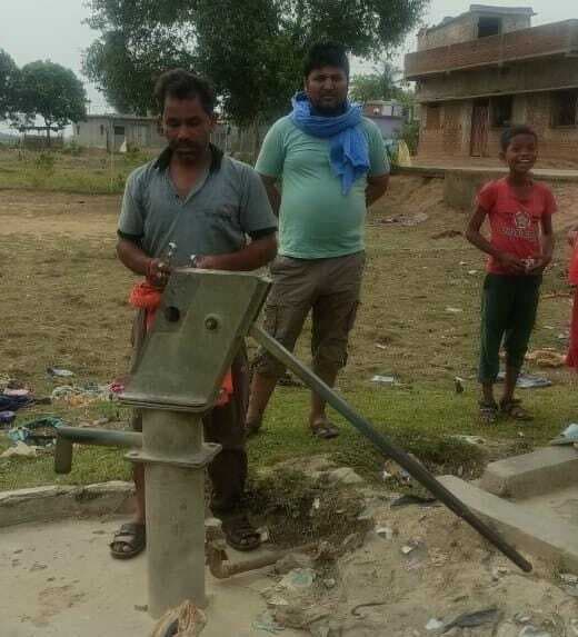 Giridih News: एक सरकारी चापाकल के भरोसे पांच सौ की आबादी, नल जल योजना भी फेल