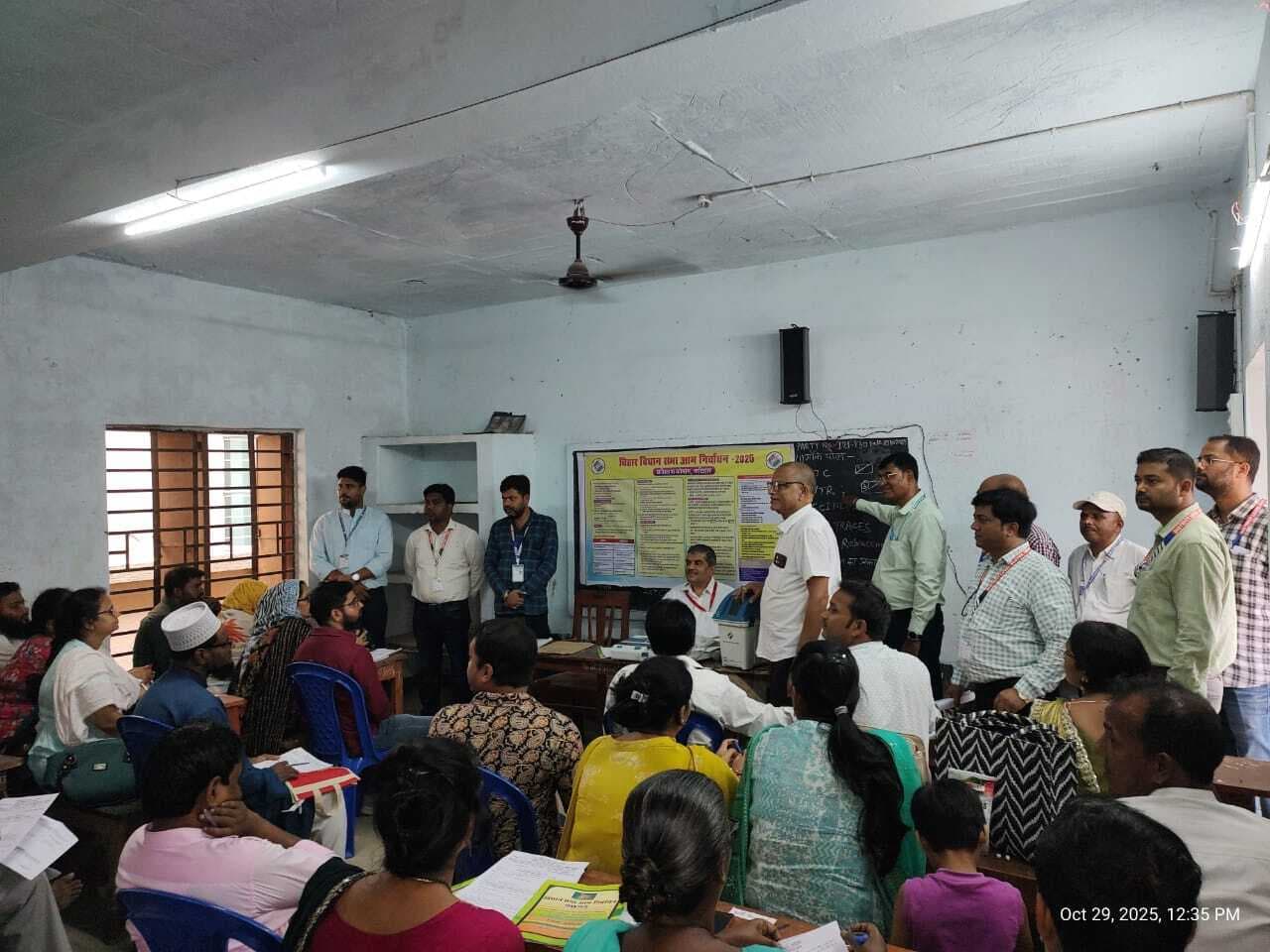 विधानसभा चुनाव: प्राणपुर व मनिहारी पोलिंग पार्टी को मिला प्रशिक्षण