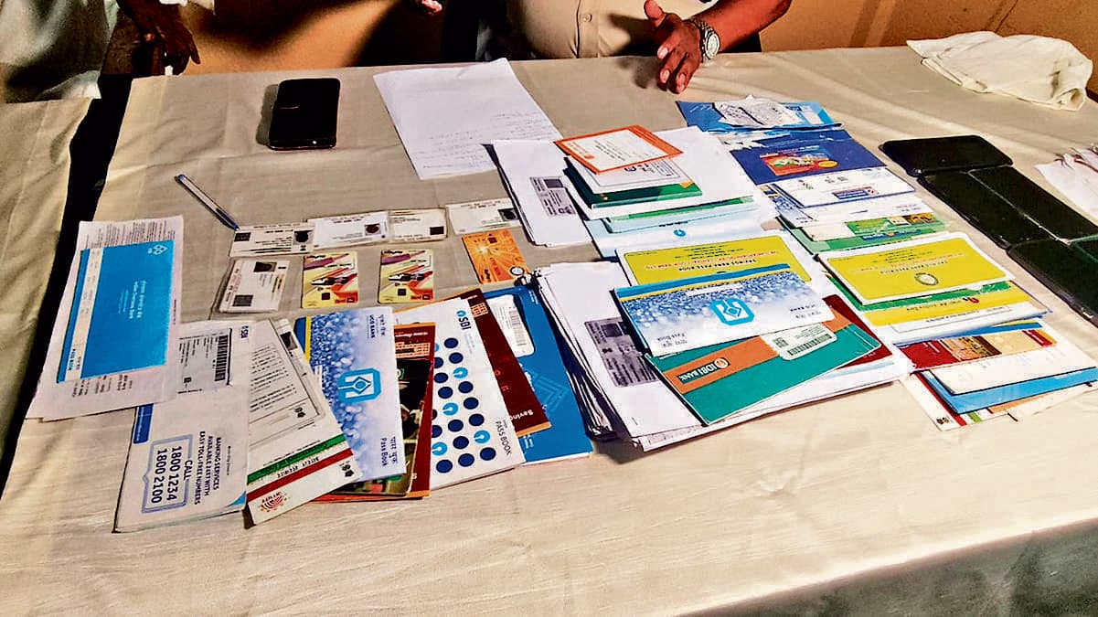 Sundergarh News : बैंकों में खाता खोलकर साइबर ठगों को बेचनेवाले पांच पकड़ाये