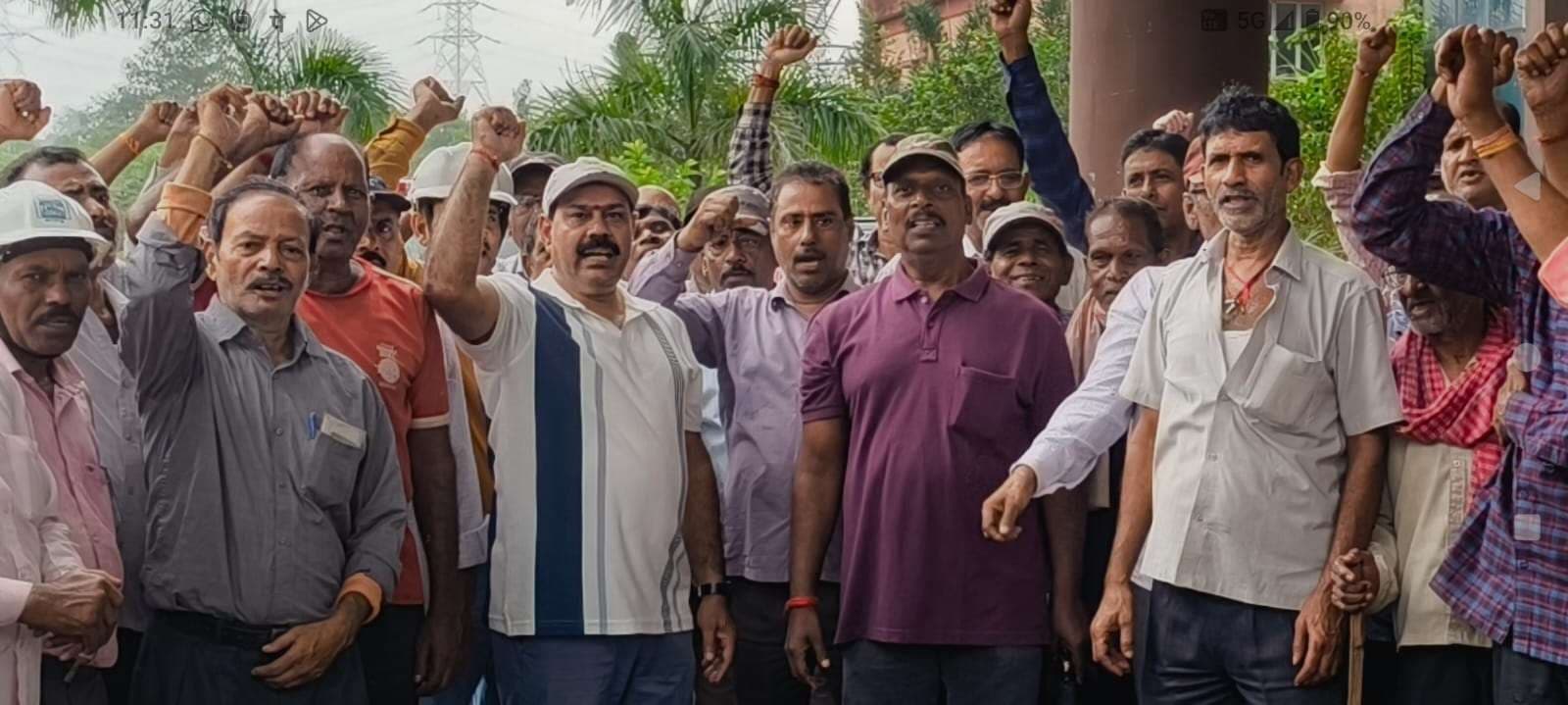 Bokaro News : सप्लाई मजदूरों की टूल डाउन हड़ताल डीजीएम के आश्वासन पर समाप्त