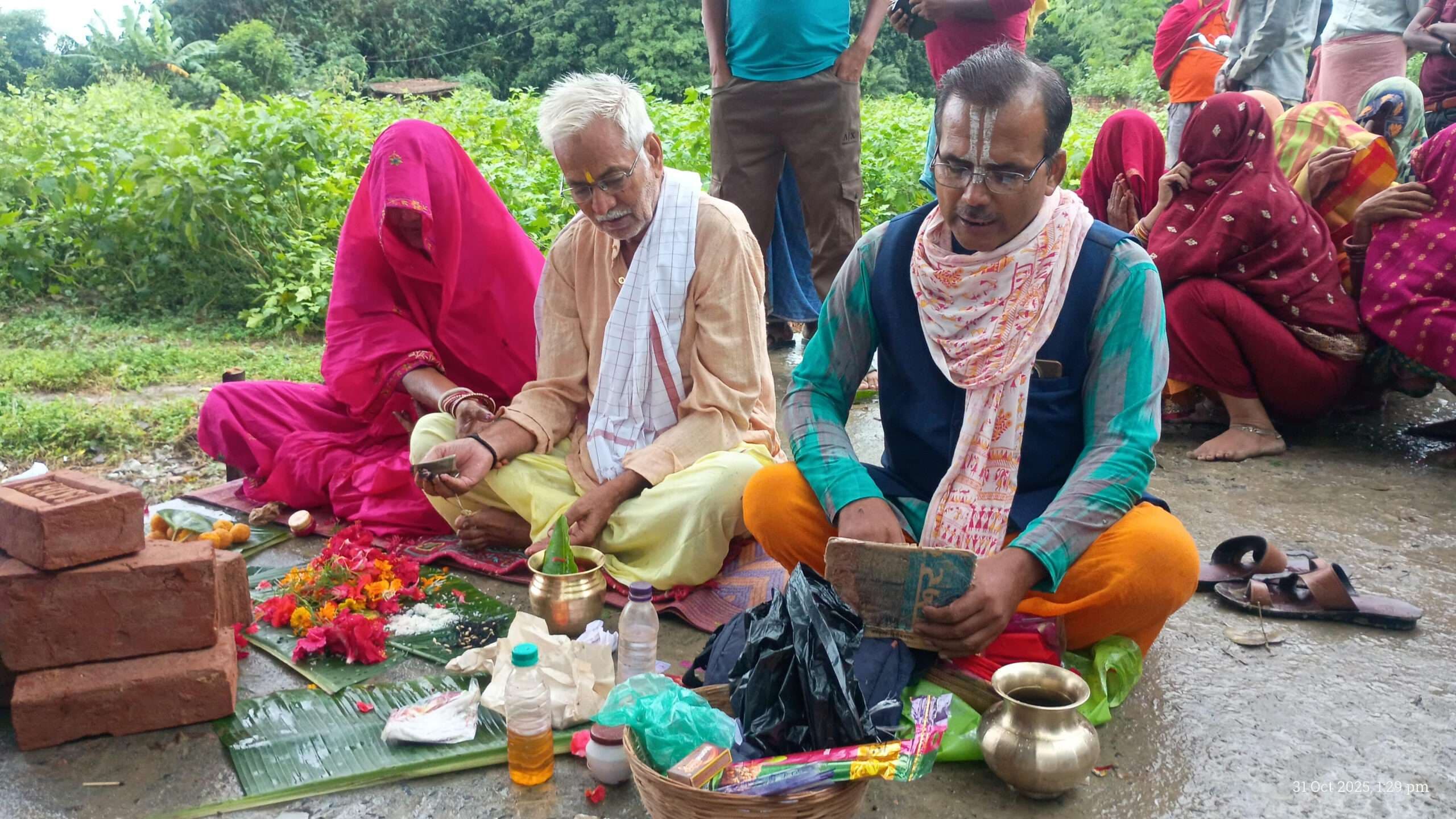Darbhanga : उघरा में ग्राम देवता के डीहबार धाम निर्माण को हुआ भूमि पूजन