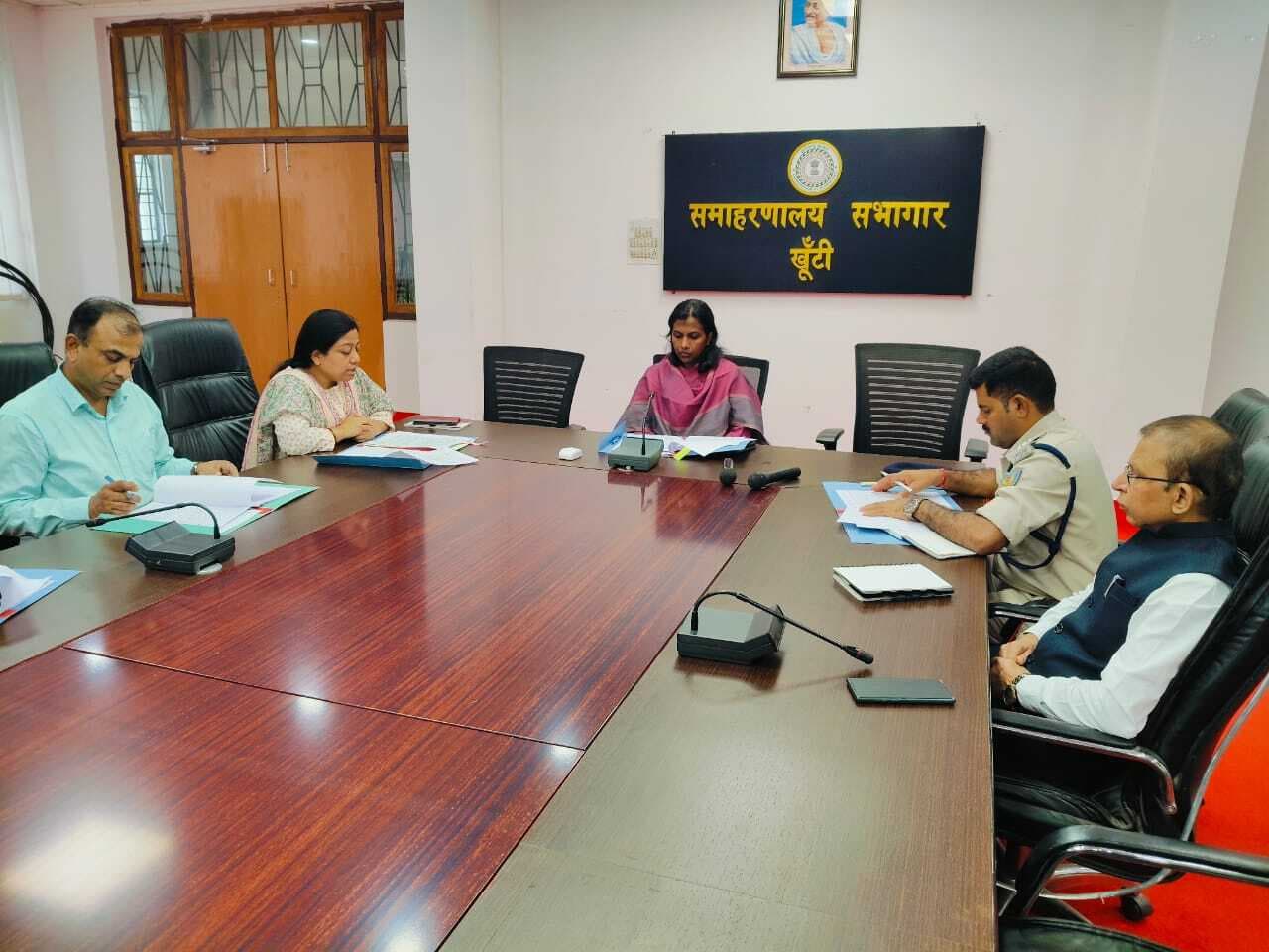 परीक्षा केंद्र के चयन को लेकर समिति की बैठक