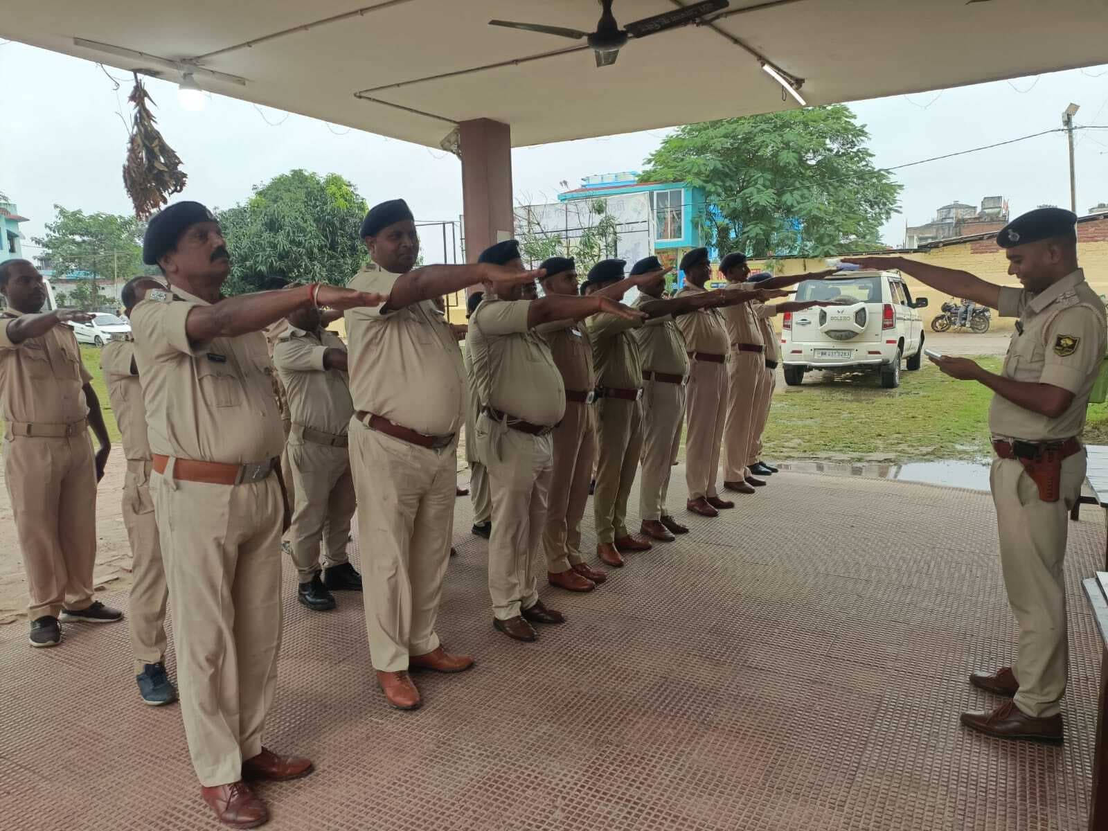 राष्ट्रीय एकता दिवस पर पुलिसकर्मियों ने ली शपथ