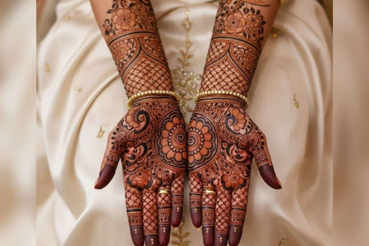 full hand mehndi design