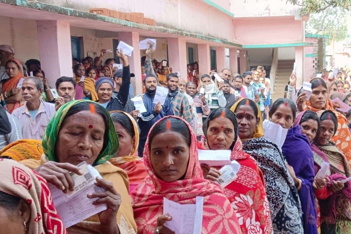 Bihar Election Voting Percentage: बिहार के लोगों ने की धुआंधार वोटिंग, तोड़ डाले सारे रिकॉर्ड, अब तक का सबसे ज्यादा 66.91% हुआ मतदान