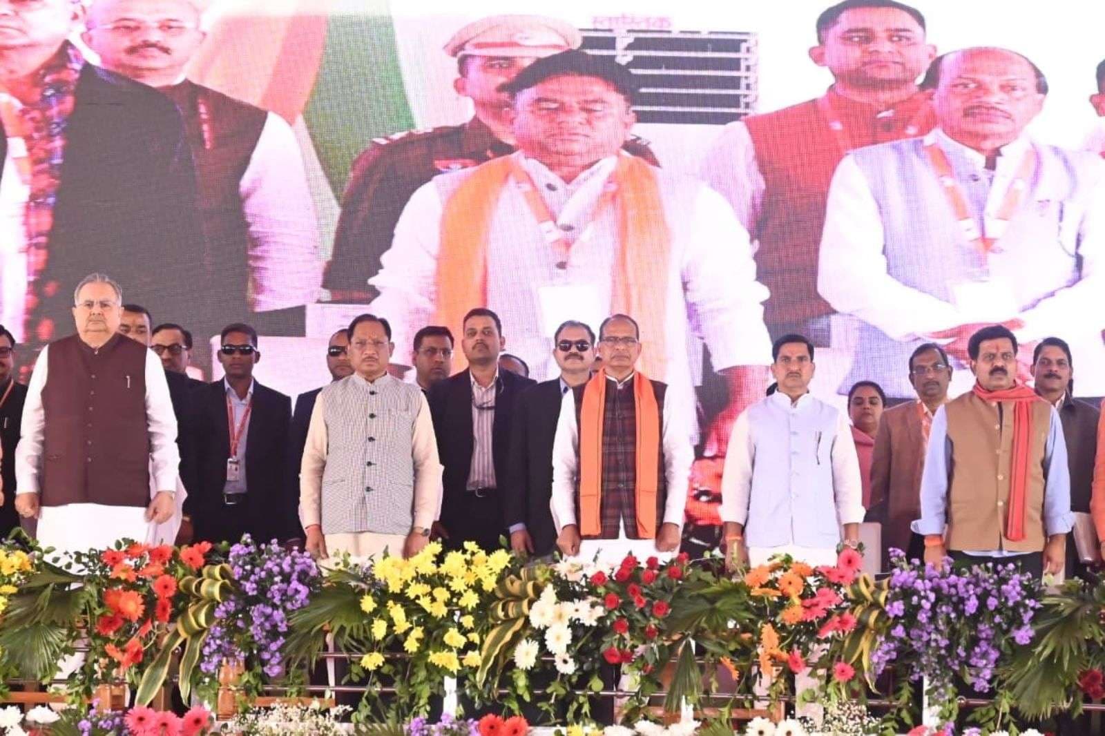 Chhattisgarh News: पक्की सड़क से जुड़ेंगे छत्तीसगढ़ के 780 गांव, केंद्रीय मंत्री शिवराज सिंह चौहान की बड़ी सौगात, 2,225 करोड़ रुपये की मंजूरी