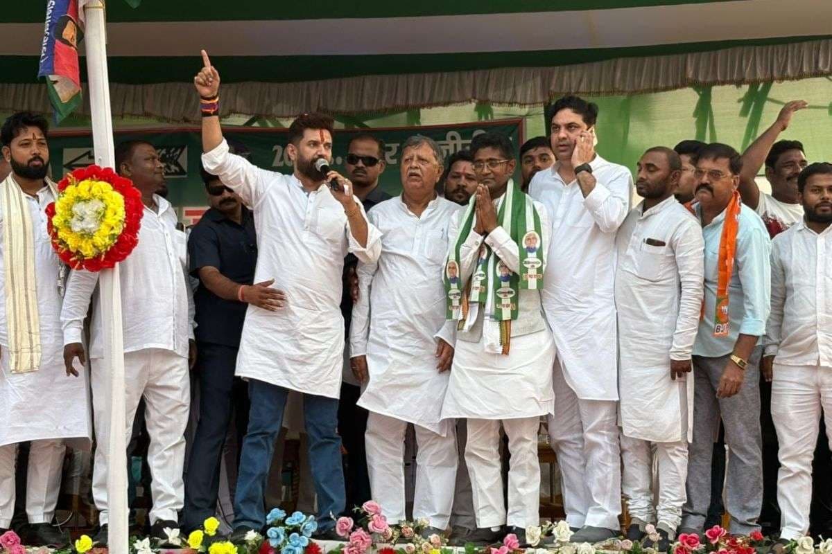 जमानत पर बाहर, फिर भी कर रहे रोड शो, चिराग पासवान ने लालू यादव की सक्रियता पर उठाये सवाल