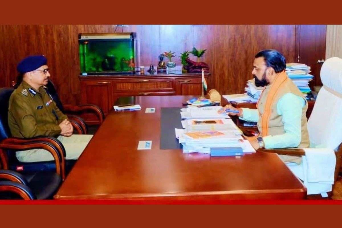 Bihar News: गृह मंत्री सम्राट चौधरी से मिलकर एक्शन में डीजीपी विनय कुमार, क्राइम कंट्रोल को लेकर दिया ये बड़ा टास्क