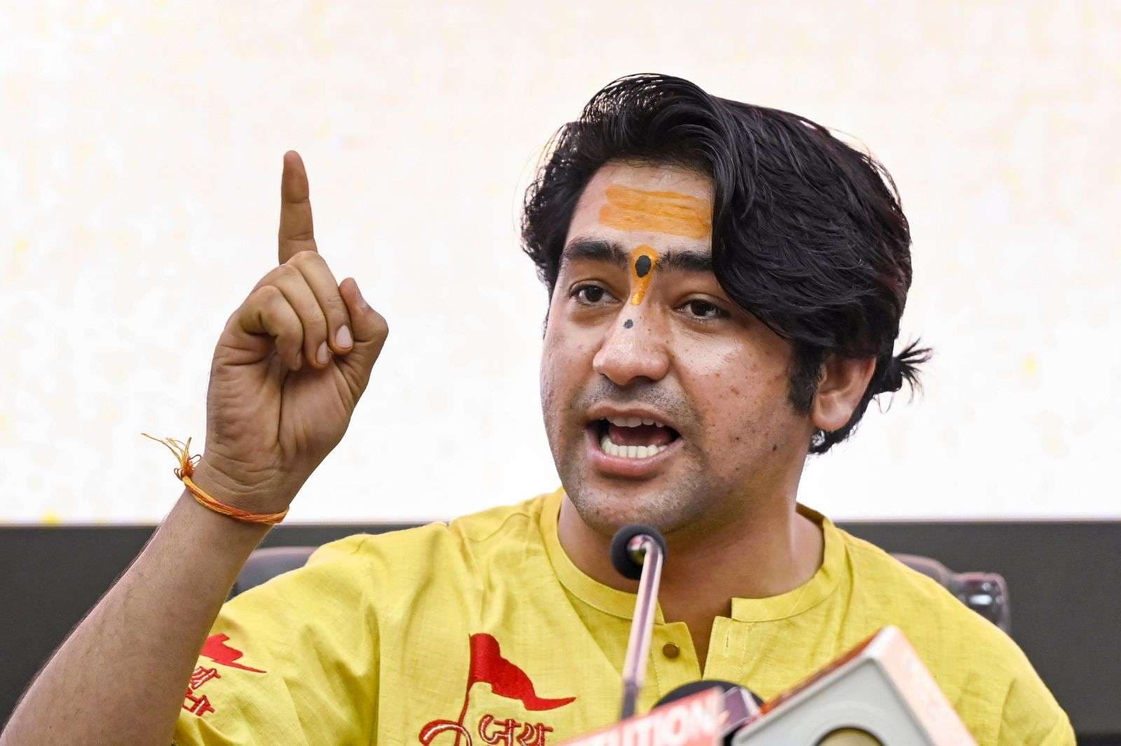 धीरेंद्र शास्त्री की 7 से 16 नवंबर तक सनातन हिंदू एकता पदयात्रा, कहा- ‘हम हिंदुओं को राष्ट्रवाद के लिए करेंगे प्रेरित’