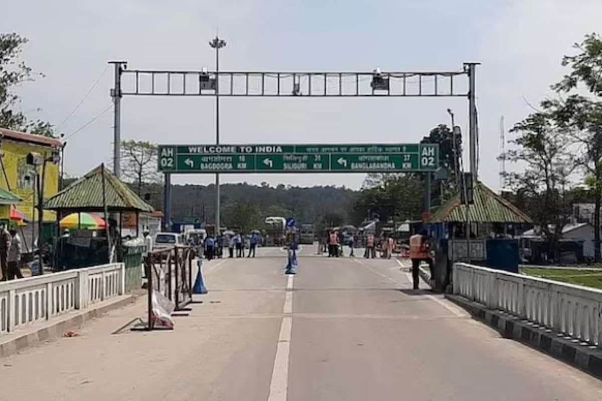 वोटिंग से 72 घंटे पहले भारत-नेपाल बॉर्डर सील, गिराया गया बैरियर