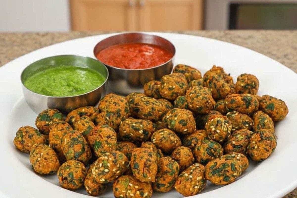 Methi Muthiya Recipe: सर्दियों में ट्राय करें मेथी से बनी ये टेस्टी और हेल्दी गुजराती डिश, जो स्नैक्स में होगी सबकी फेवरेट