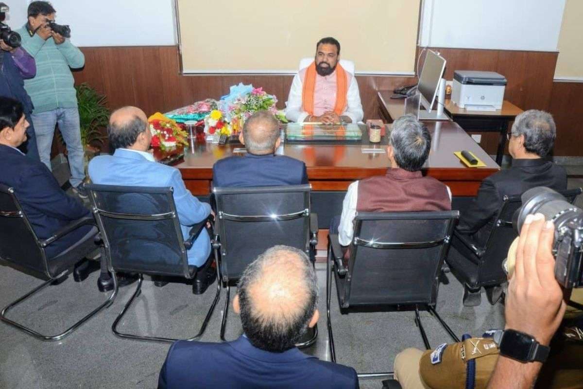 सम्राट चौधरी का एक्शन मोड चालू, बालू-दारू-भूमि माफिया हो जाएं सावधान, अपराधियों की अवैध संपत्ति होगी जब्त