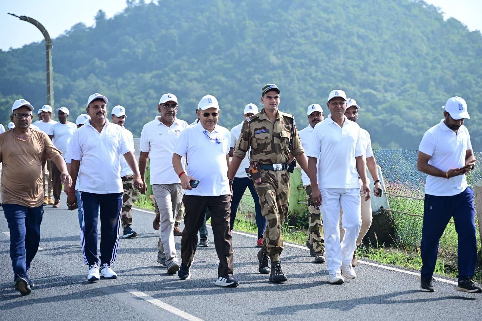 Dhanbad News : डीवीसी मैथन में निकली एकता रैली