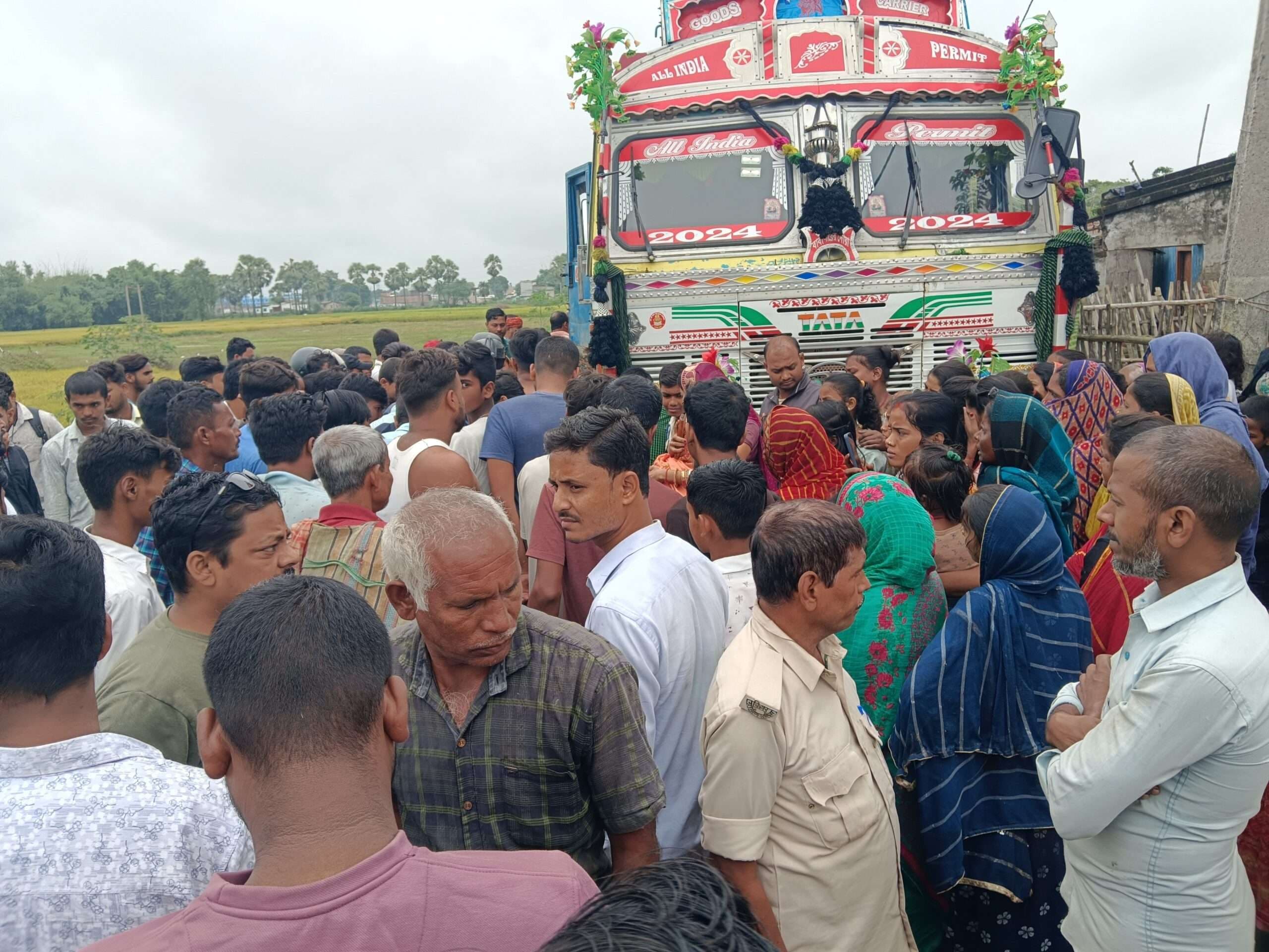 ट्रक की ठाेकर से सदर अस्पताल के गार्ड की मौत