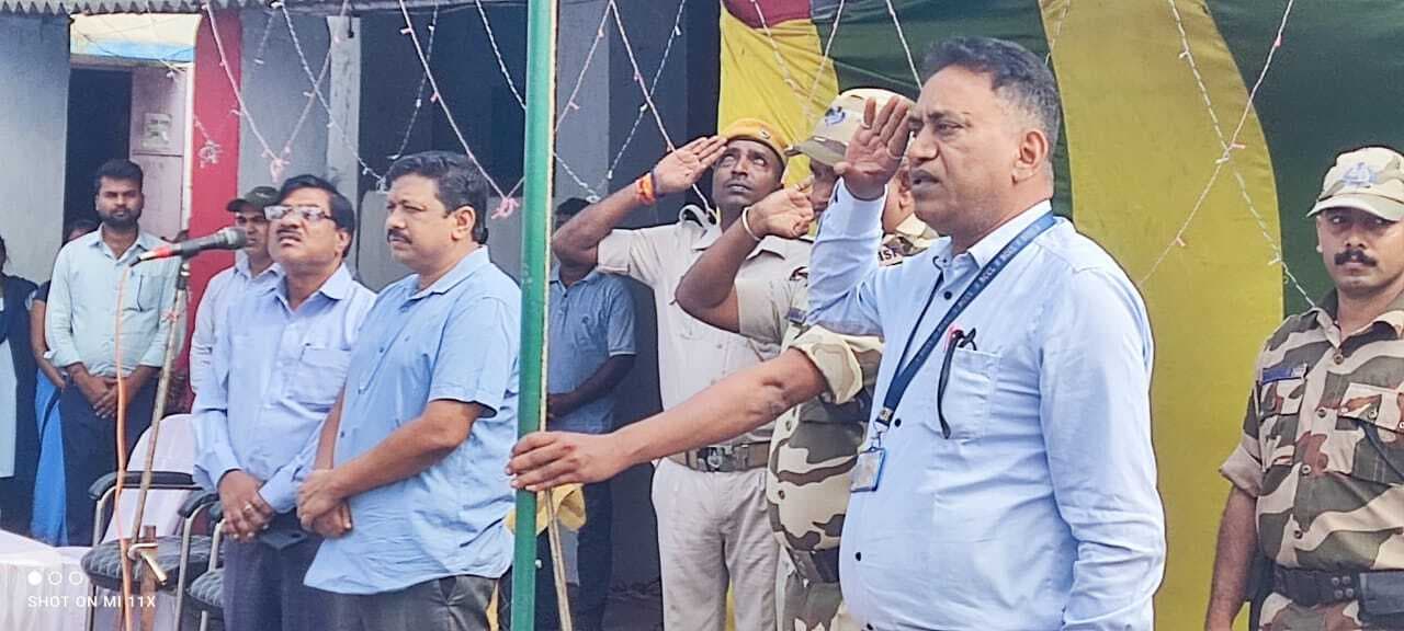 Dhanbad News : स्थापना दिवस पर 61 कर्मियों का प्रमोशन