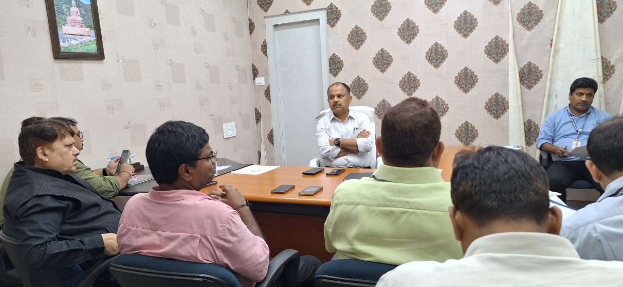 Saharsa vidhansabha 2025: विधानसभा चुनाव को लेकर गठित कोषांग के कार्यों की डीएम ने की समीक्षा