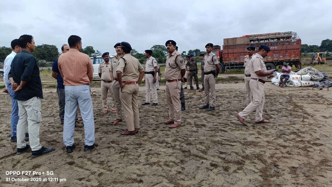 बिहार विधानसभा चुनाव 2025: के सभा स्थल का डीआईजी ने किया निरीक्षण