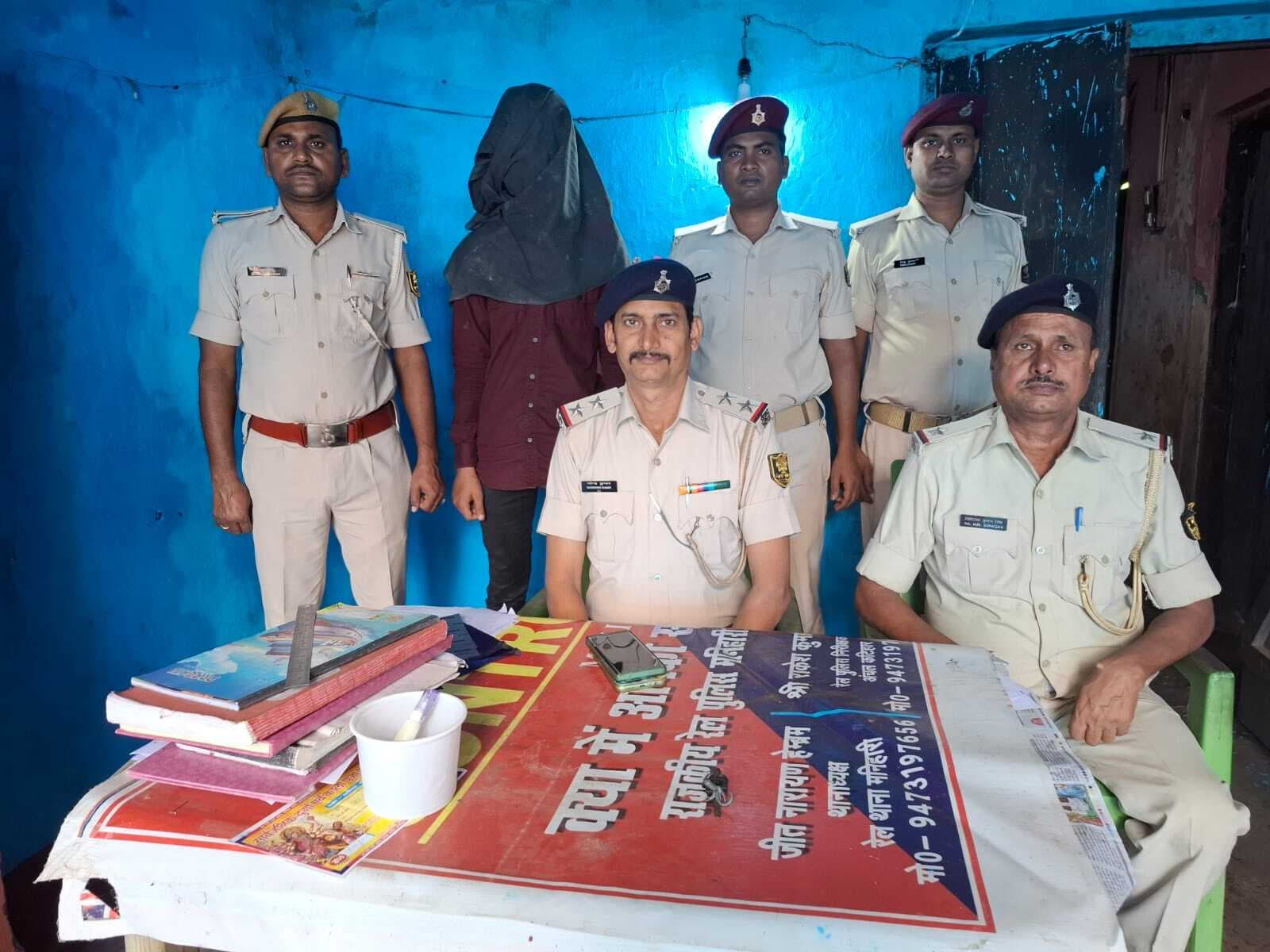 देसी कट्टा के साथ एक गिरफ्तार