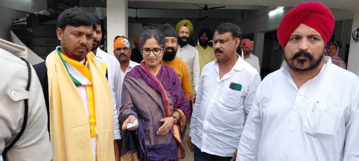 महागठबंधन की सरकार बनी तो परिवार के एक युवा को नौकरी, रंजीता रंजन