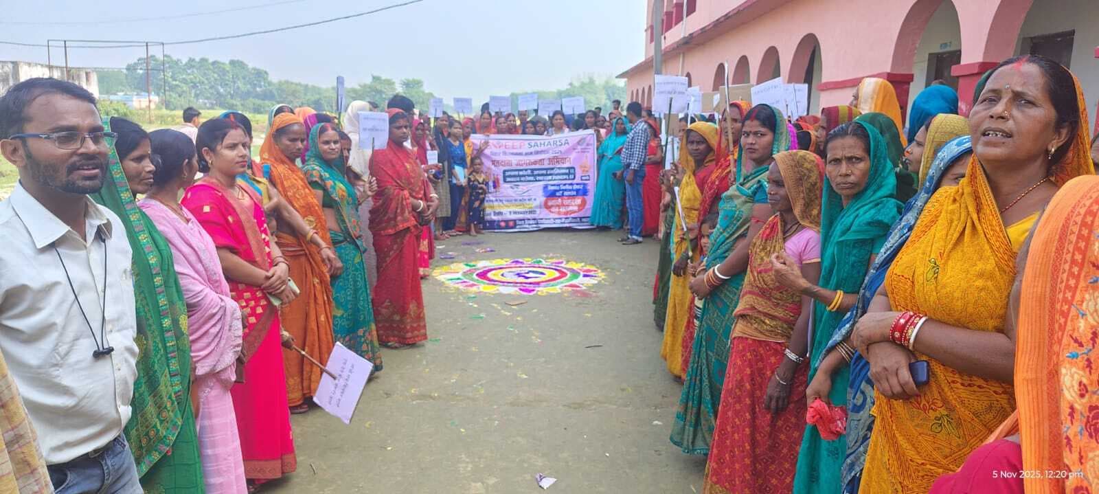 चुनाव प्रचार थमा, महिलाओं ने पहले मतदान, फिर जलपान का लिया संकल्प