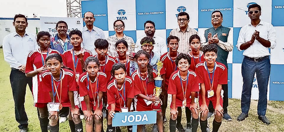 Dhanbad News : जोडा की टीम ने जीता तेजस कप 2.0 अंडर-13 गर्ल्स फुटबॉल टूर्नामेंट का खिताब