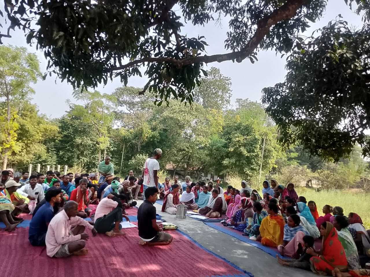 सांगोर ग्राम सभा में मिलजुल कर ग्रामीण लेते है फैसला