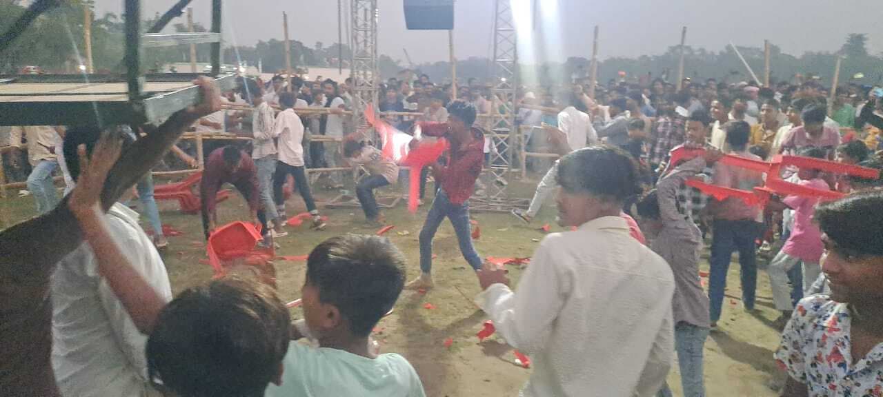 कांग्रेस नेता इमरान प्रतापगढ़ी की सभा रद्द होने से विफरे लोग, हंगामा