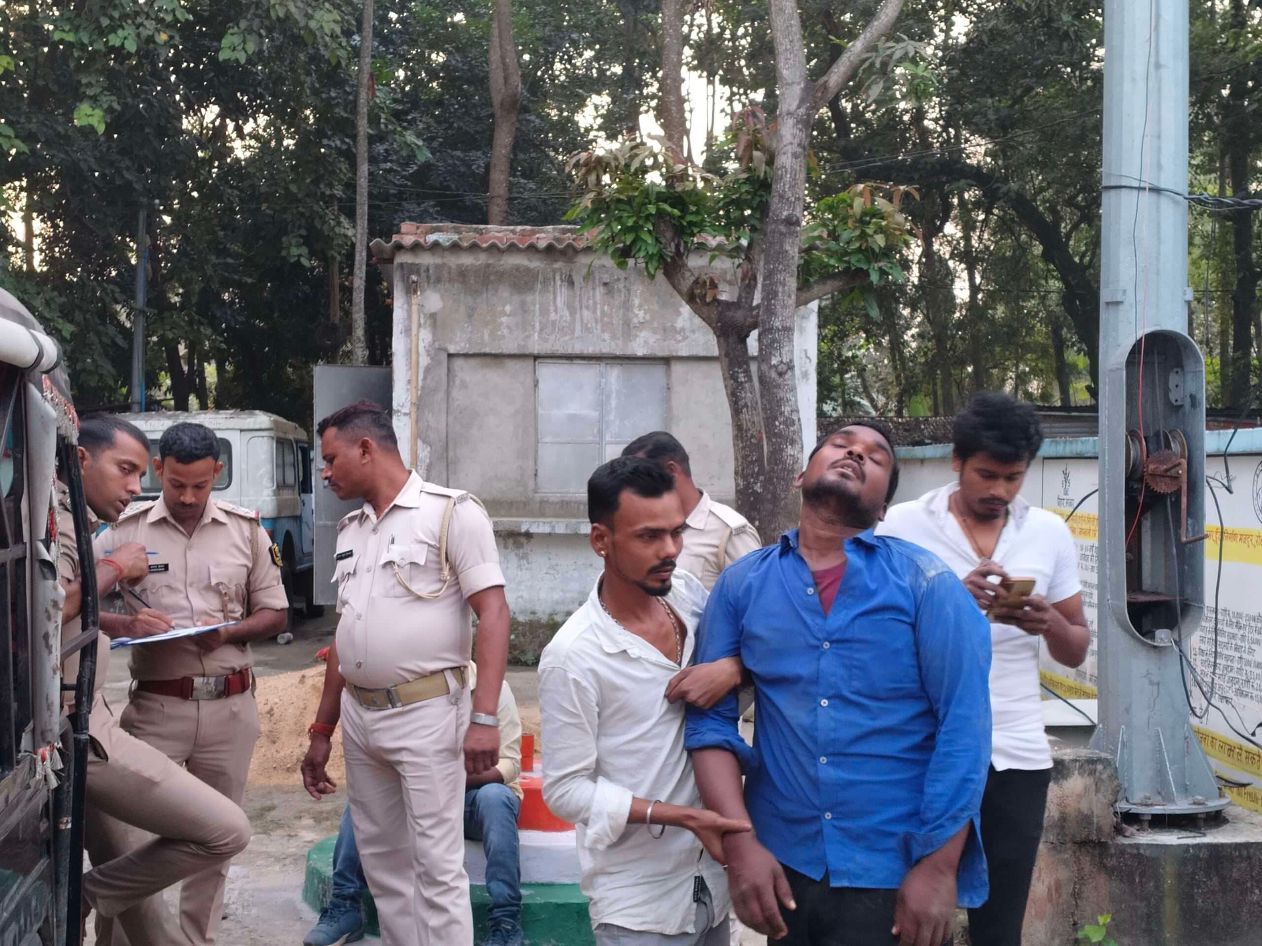 ट्रक ने बाइक सवार दो को सामने से मारी टक्कर, एक की मौत, दूसरा गंभीर