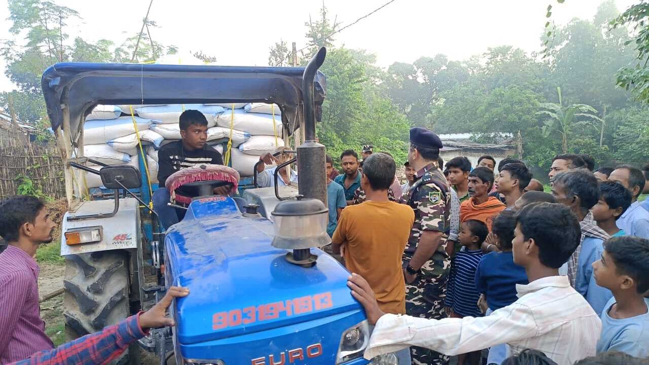 भारत-नेपाल सीमा पर अवैध आवागमन का पर्दाफाश, ग्रामीणों ने नेपाल से आया ट्रैक्टर पकड़ा,कार्रवाई की मांग तेज