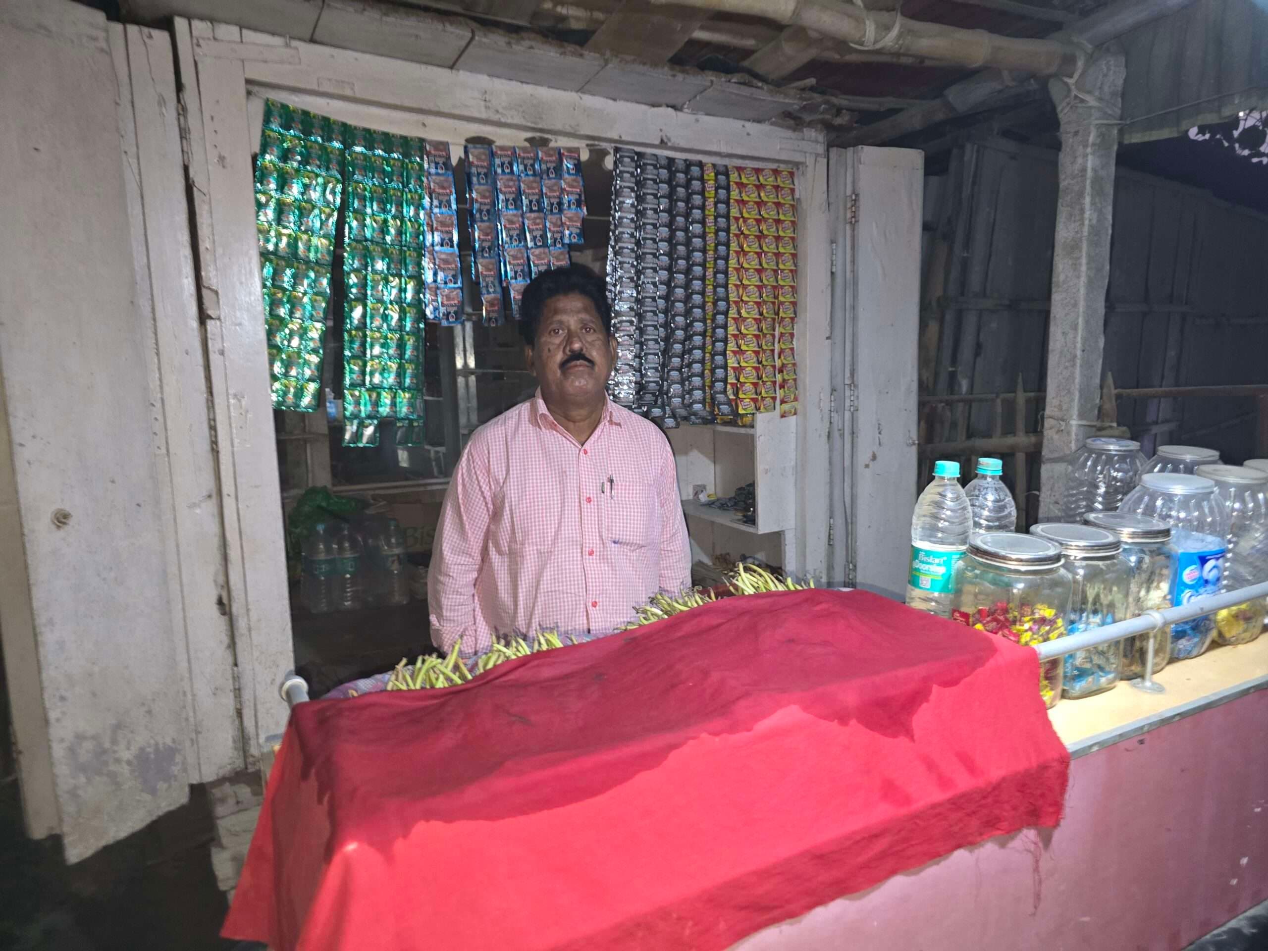 पान दुकान में हुई चोरी, पच्चीस हजार के सामान पर चोरों ने किया हाथ साफ