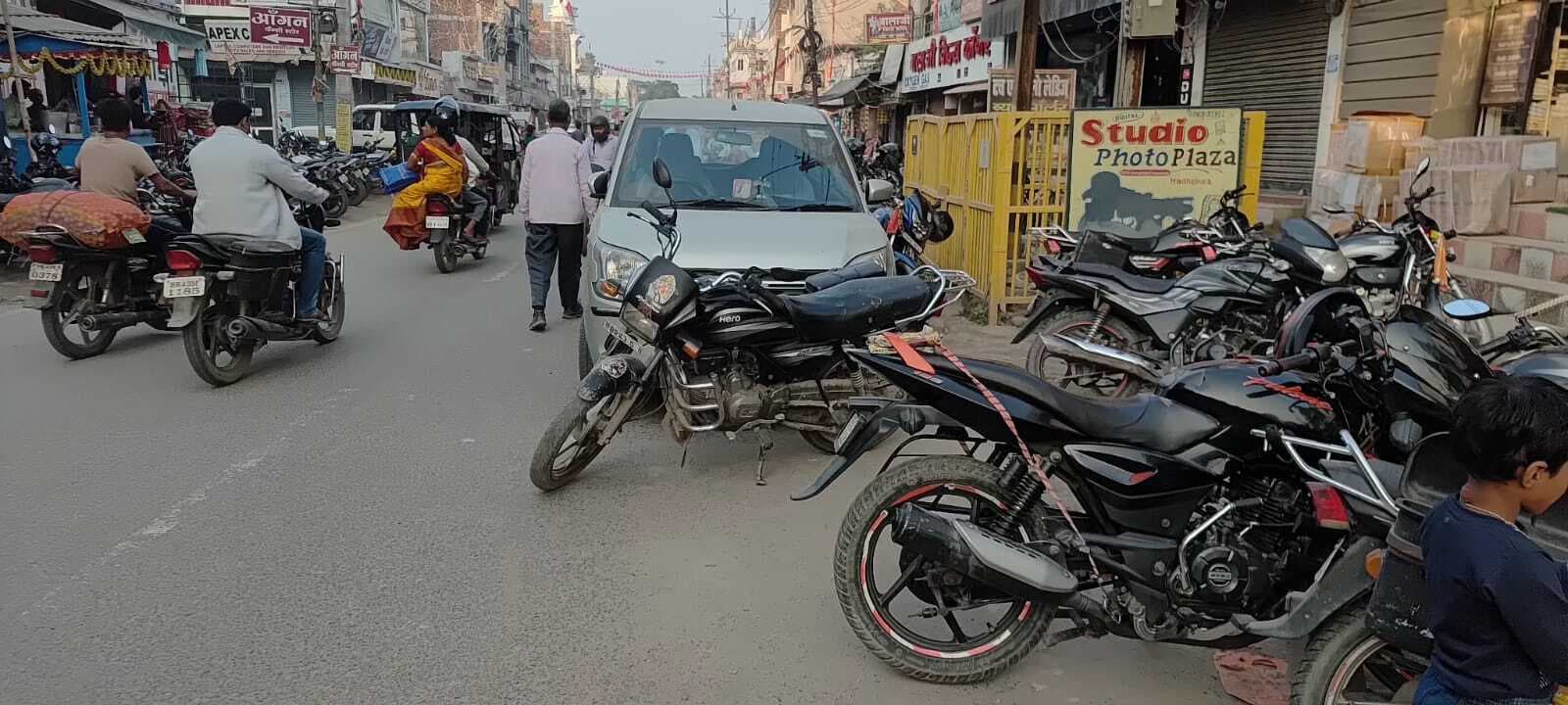 अव्यवस्थित वाहनों को हटाने का दिया निर्देश, नहीं हटाने पर होगी कार्रवाई