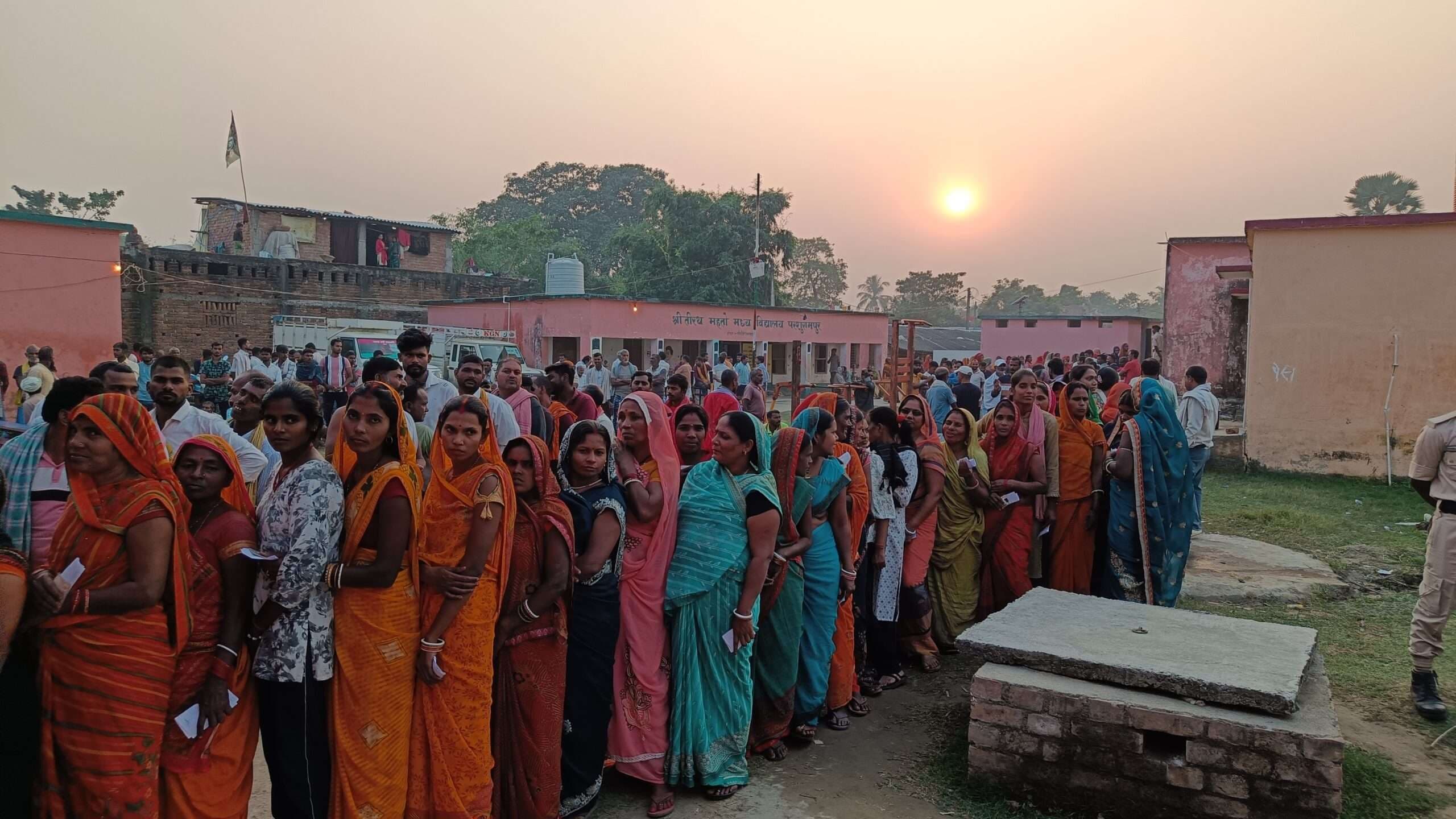 Bhagalpur news पीरपैंती में बंपर वोटिंग, जीत हार का फैसला ईवीएम में बंद