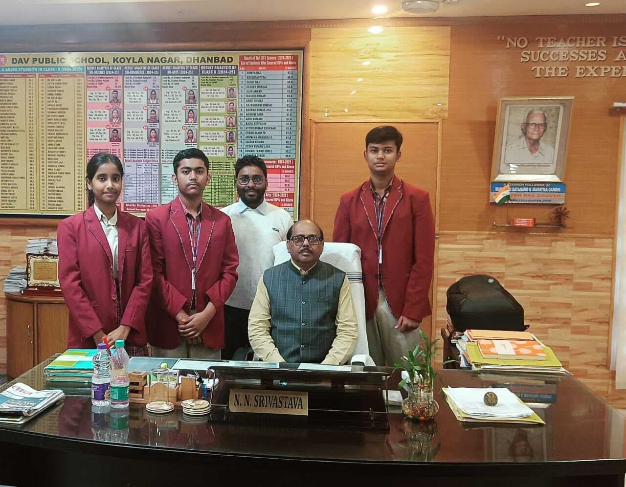 Dhanbad News: डीएवी कोयला नगर के तीन बच्चे ‘एयरोफेस्ट-25’ के लिए चयनित