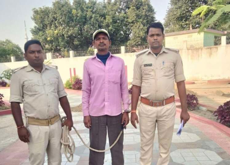 नशे में हंगामा करने के आरोप में शराबी गिरफ्तार