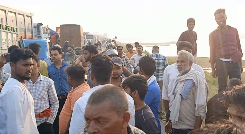 एनएच 31 पर वाहनों के जाम से मार्ग का परिचालन रहा बाधित